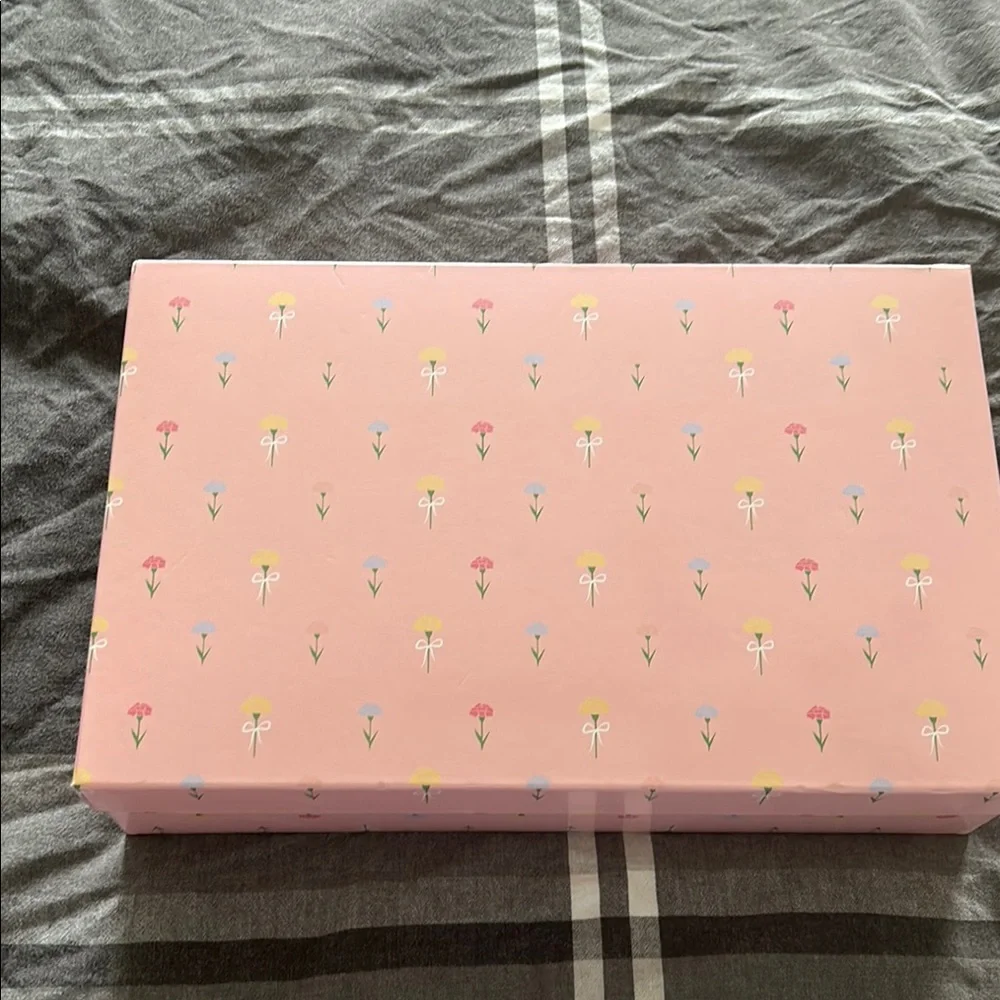 Betsey Johnson 3pc Gift Set - Picture 9 of 12